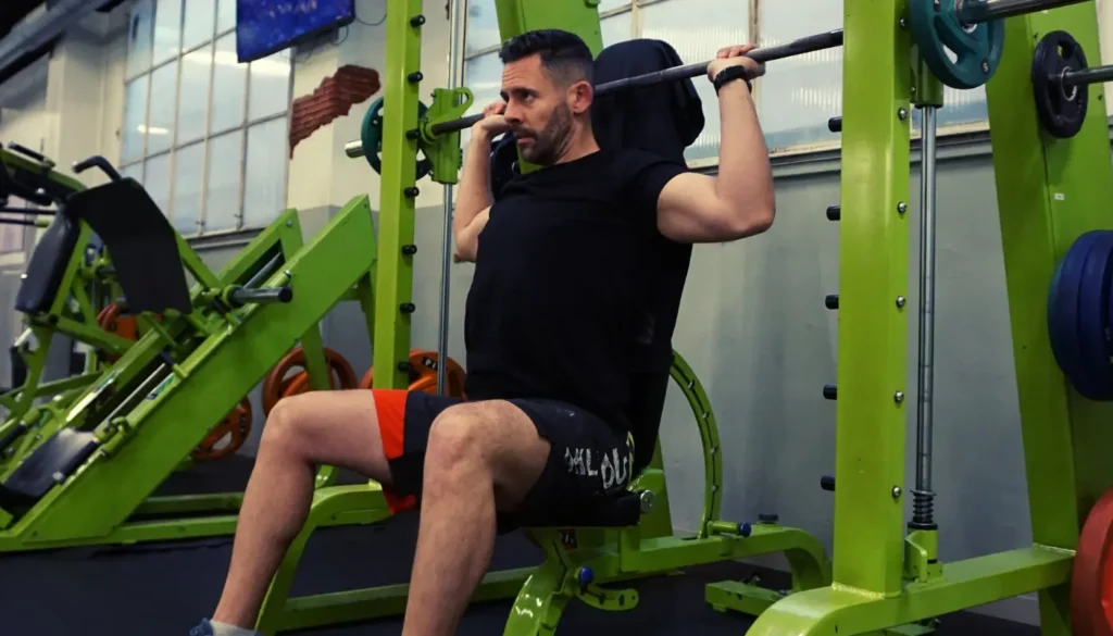 Press Tras Nuca: Ejecución y Consejos